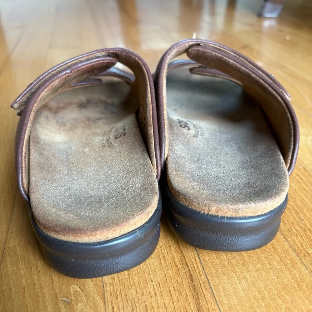 SAS Cozy Leather Slide Sandals Comfortable brown Adjustable Amber Women’s Sz 8.5